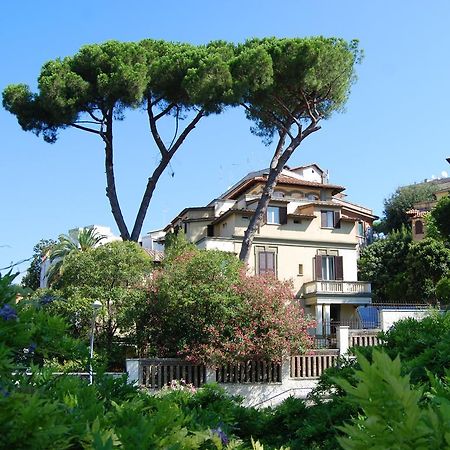 Hotel Residence Villa Tassoni Rome Bagian luar foto