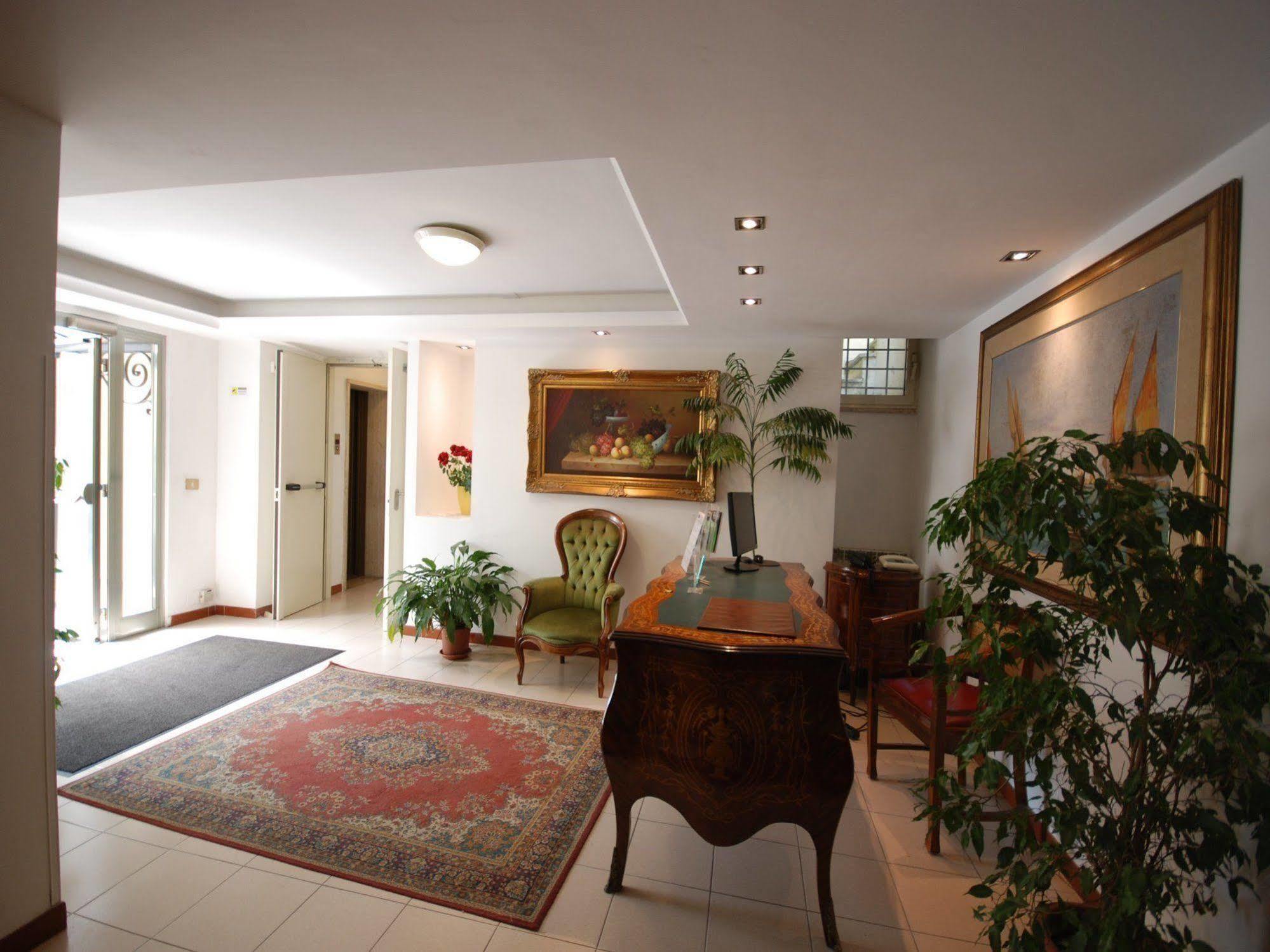 Hotel Residence Villa Tassoni Rome Bagian luar foto
