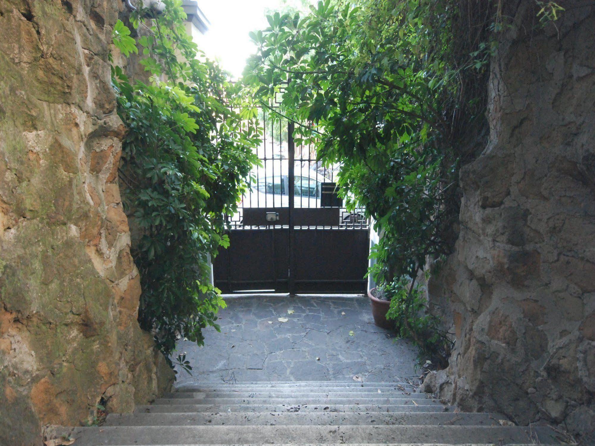 Hotel Residence Villa Tassoni Rome Bagian luar foto