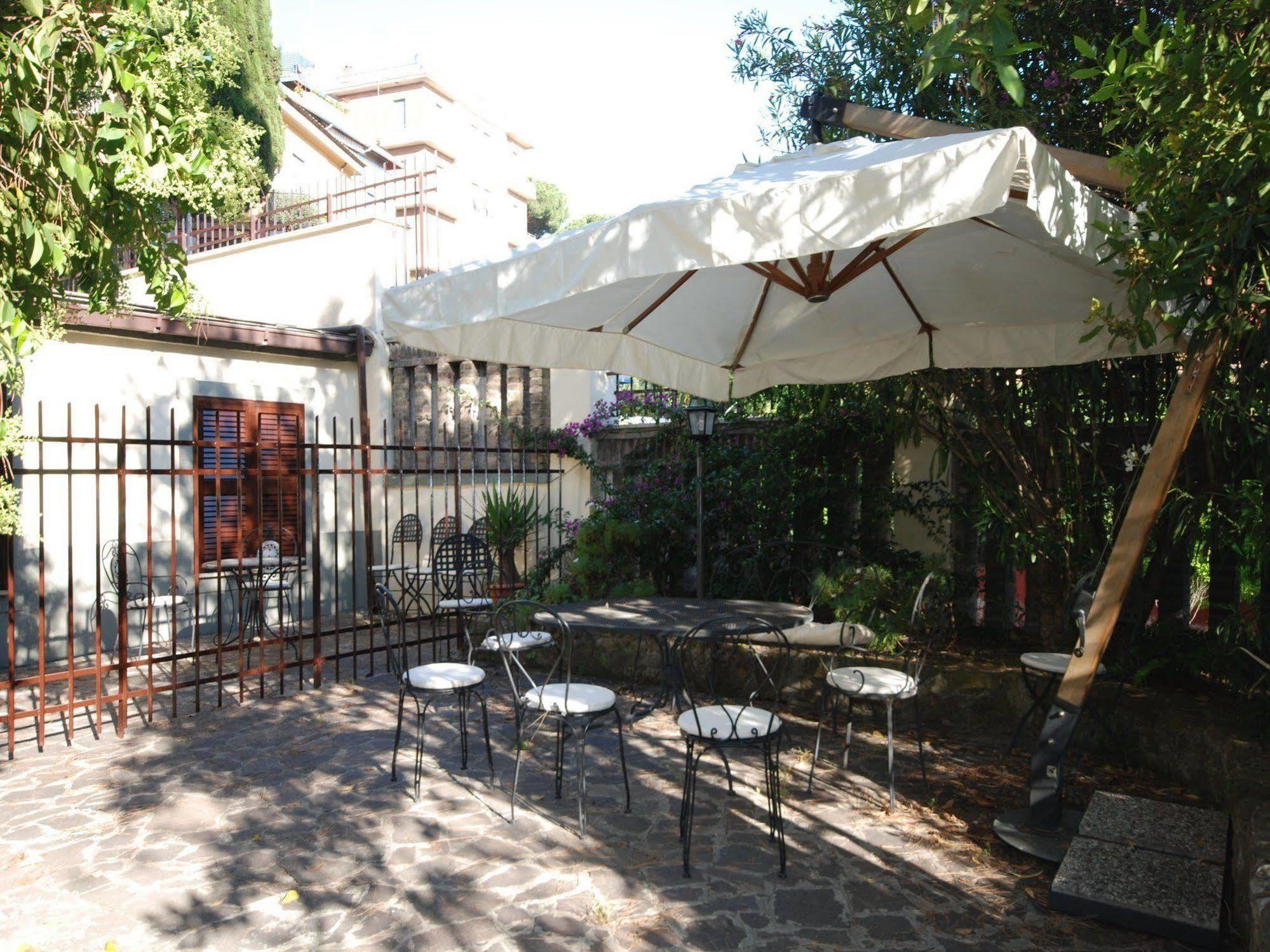 Hotel Residence Villa Tassoni Rome Bagian luar foto